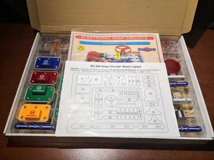 Electronic Snap Circuits 300 - pzok.com